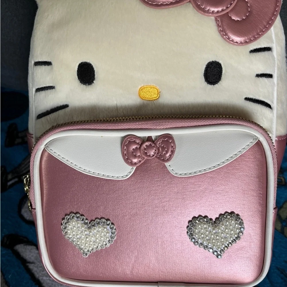 Hello Kitty Backpack - Picture 2 of 3